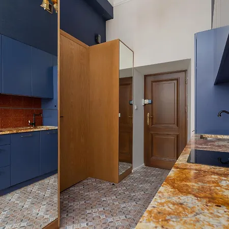 شقة Golden Nebula - Cozy 1Br For 2 - Main Square